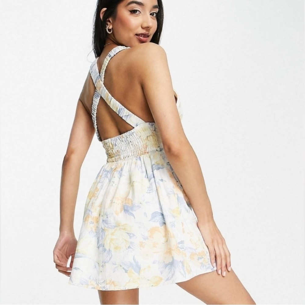Abercrombie Floral Romper with Deep V-Neck - Picture 2 of 6